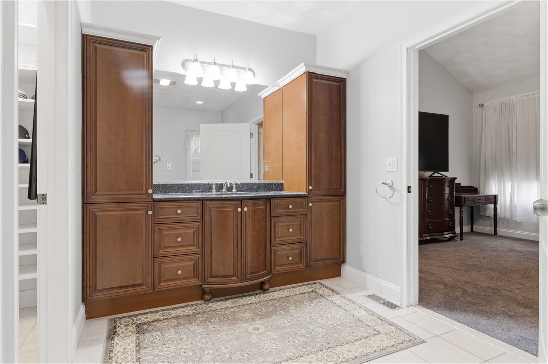 122 Spring Grove Road Glocester, RI 02814 - Photo 21 of 50