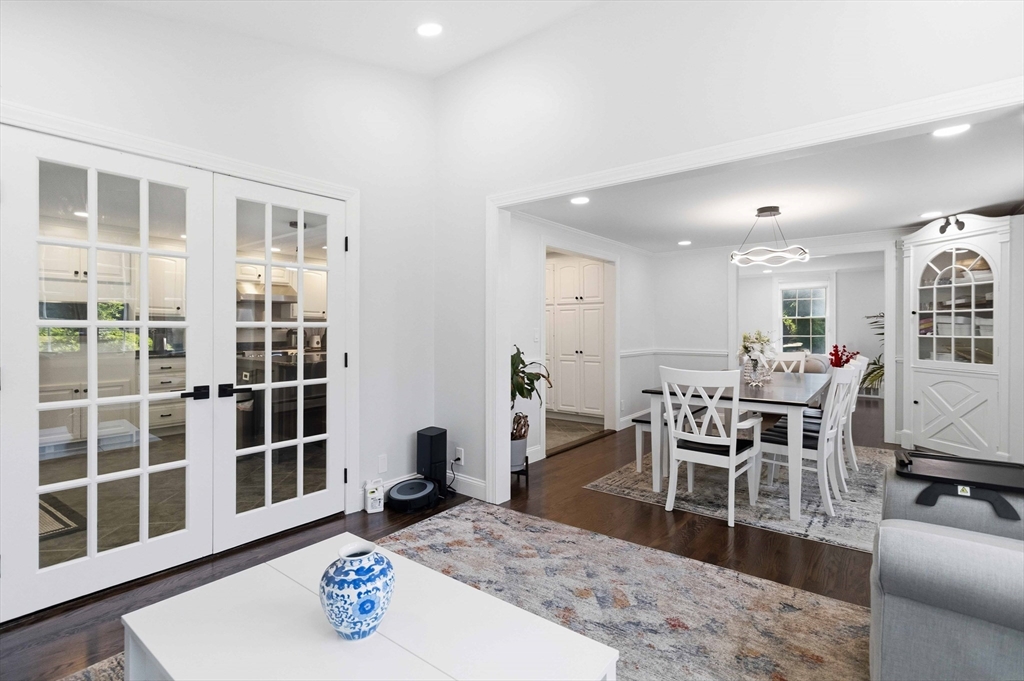 3 Sprague Road Wellesley, MA 02481 - Photo 12 of 42