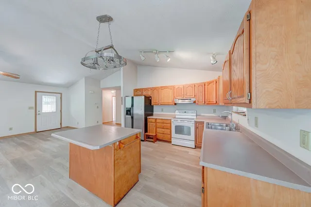 $384,900 | 8157 Center Lake Road, Nineveh, IN 46164