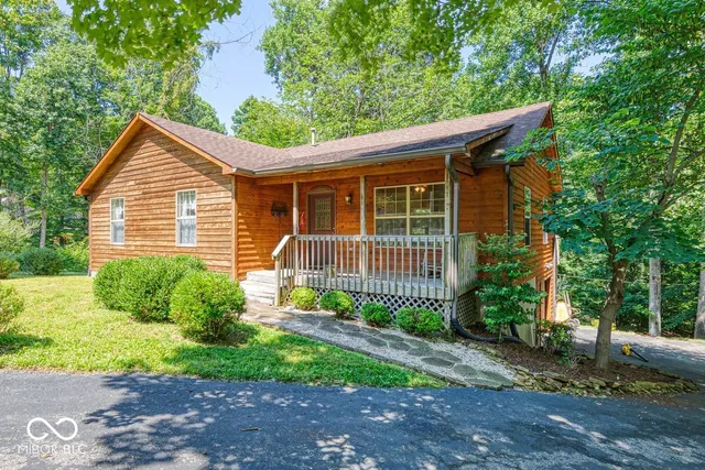 $384,900 | 8157 Center Lake Road, Nineveh, IN 46164