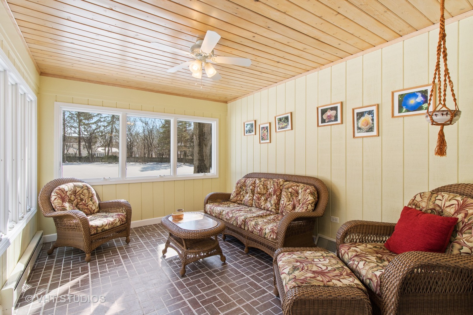 1223 Inverlieth Road Lake Forest, IL 60045 - Photo 4 of 17
