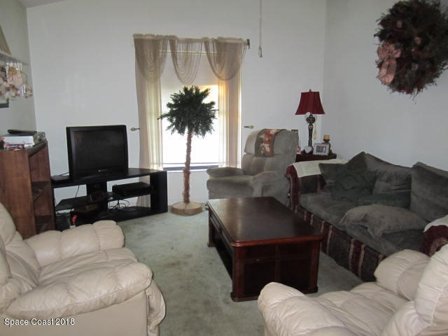930 Degroodt Road Southwest Palm Bay, FL 32908 - Photo 12 of 29 Family Room