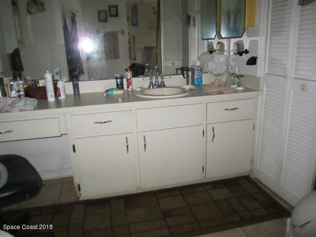 930 Degroodt Road Southwest Palm Bay, FL 32908 - Photo 14 of 29 Master Bath