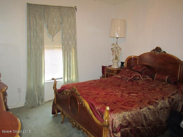 930 Degroodt Road Southwest Palm Bay, FL 32908 - Photo 16 of 29 Guest Room 2