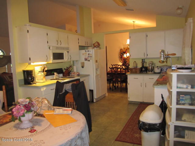 930 Degroodt Road Southwest Palm Bay, FL 32908 - Photo 8 of 29 Kitchen
