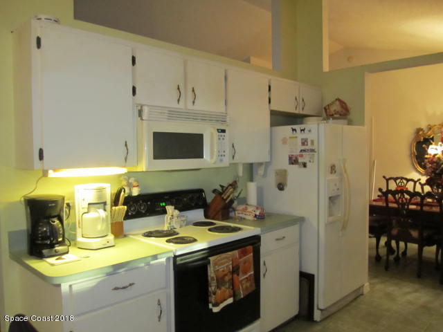 930 Degroodt Road Southwest Palm Bay, FL 32908 - Photo 9 of 29 Kitchen