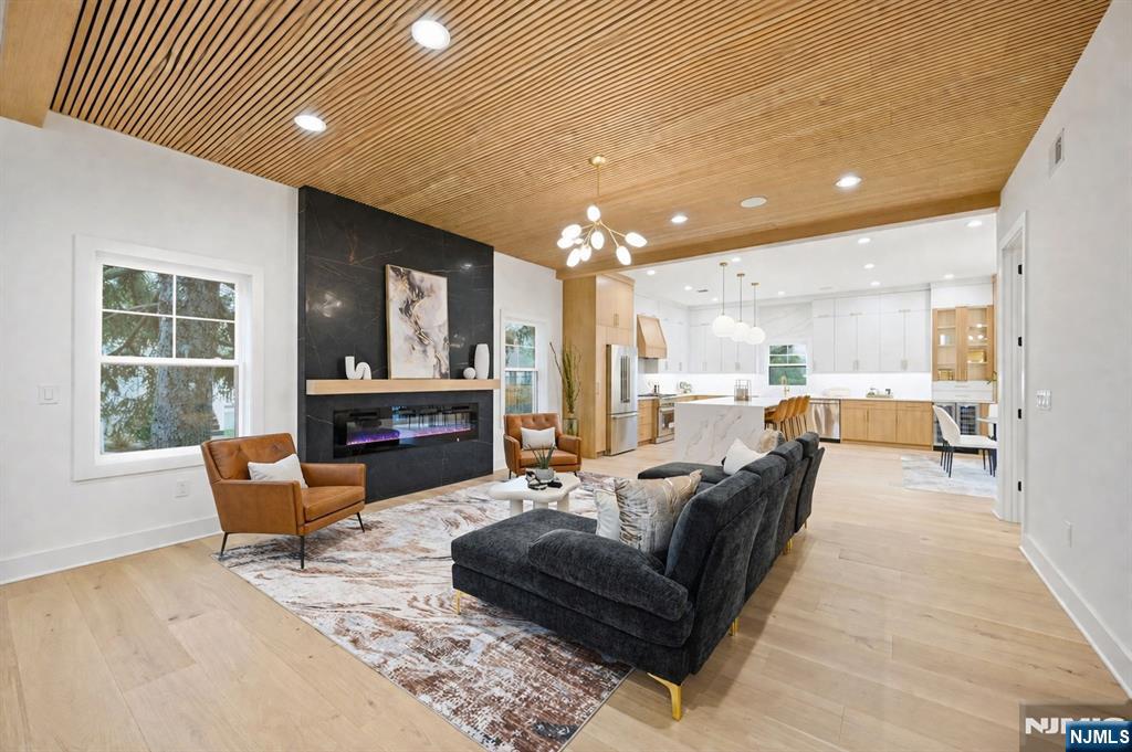 41 Orchard Road Florham Park, NJ 07932 - Photo 7 of 43