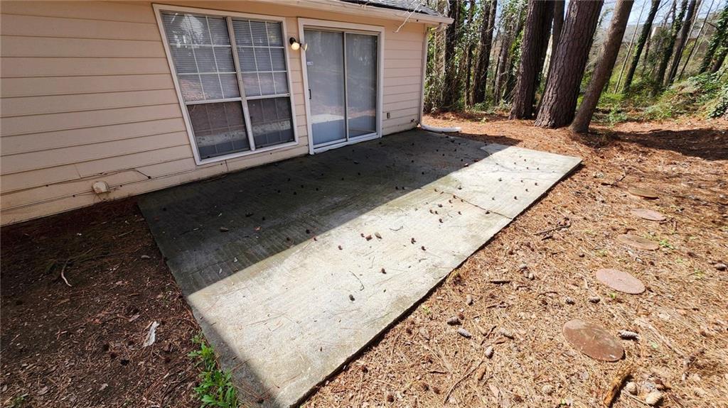 587 North Shore Road Lithonia, GA 30058 - Photo 16 of 16 a view of wooden door