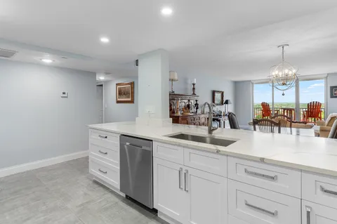 $545,000 | 1150 Hillsboro Mile, Unit 905, Hillsboro Beach, FL 33064