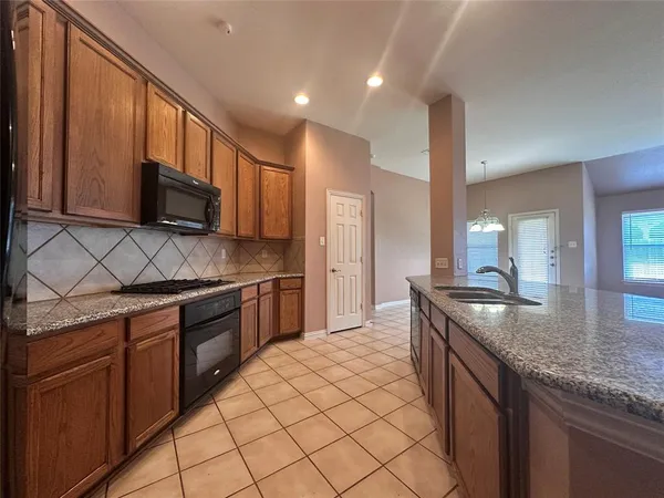 $2,700 | 4923 Screech Owl Lane, Grand Prairie, TX 75052