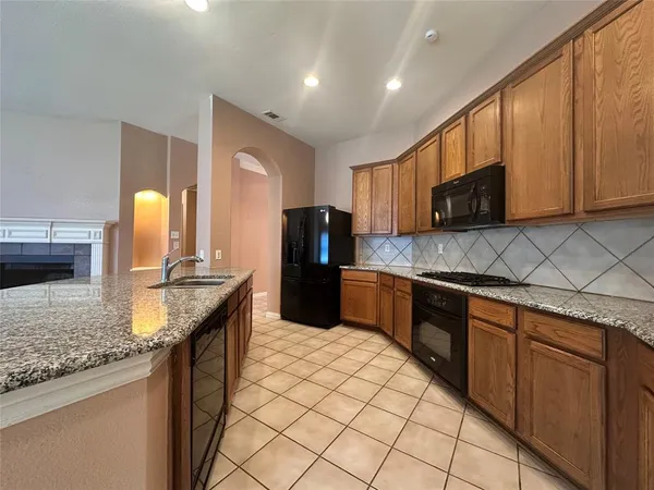 $2,700 | 4923 Screech Owl Lane, Grand Prairie, TX 75052