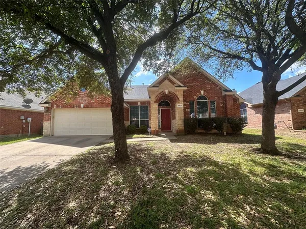 $2,700 | 4923 Screech Owl Lane, Grand Prairie, TX 75052