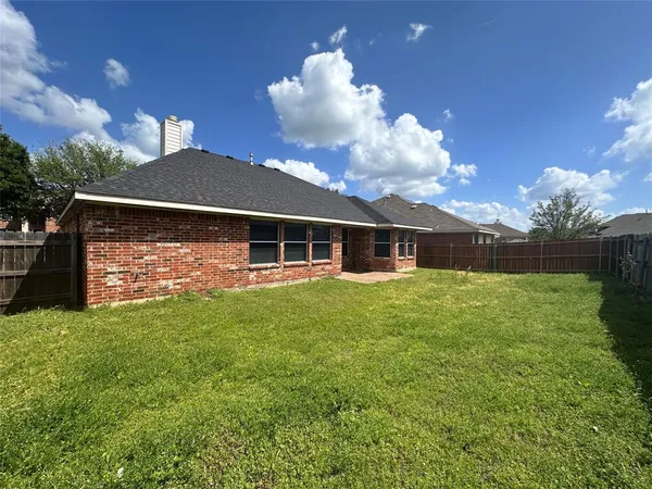 $2,700 | 4923 Screech Owl Lane, Grand Prairie, TX 75052