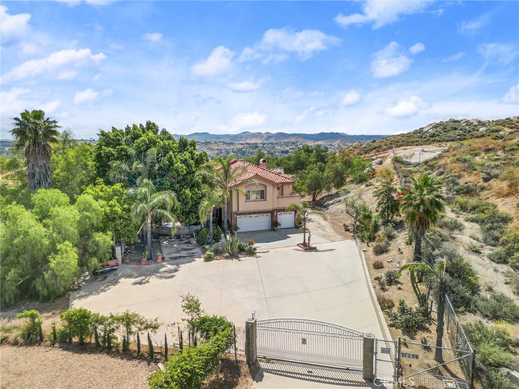 17234 Gamble Avenue Riverside, CA 92504 - Photo 3 of 61