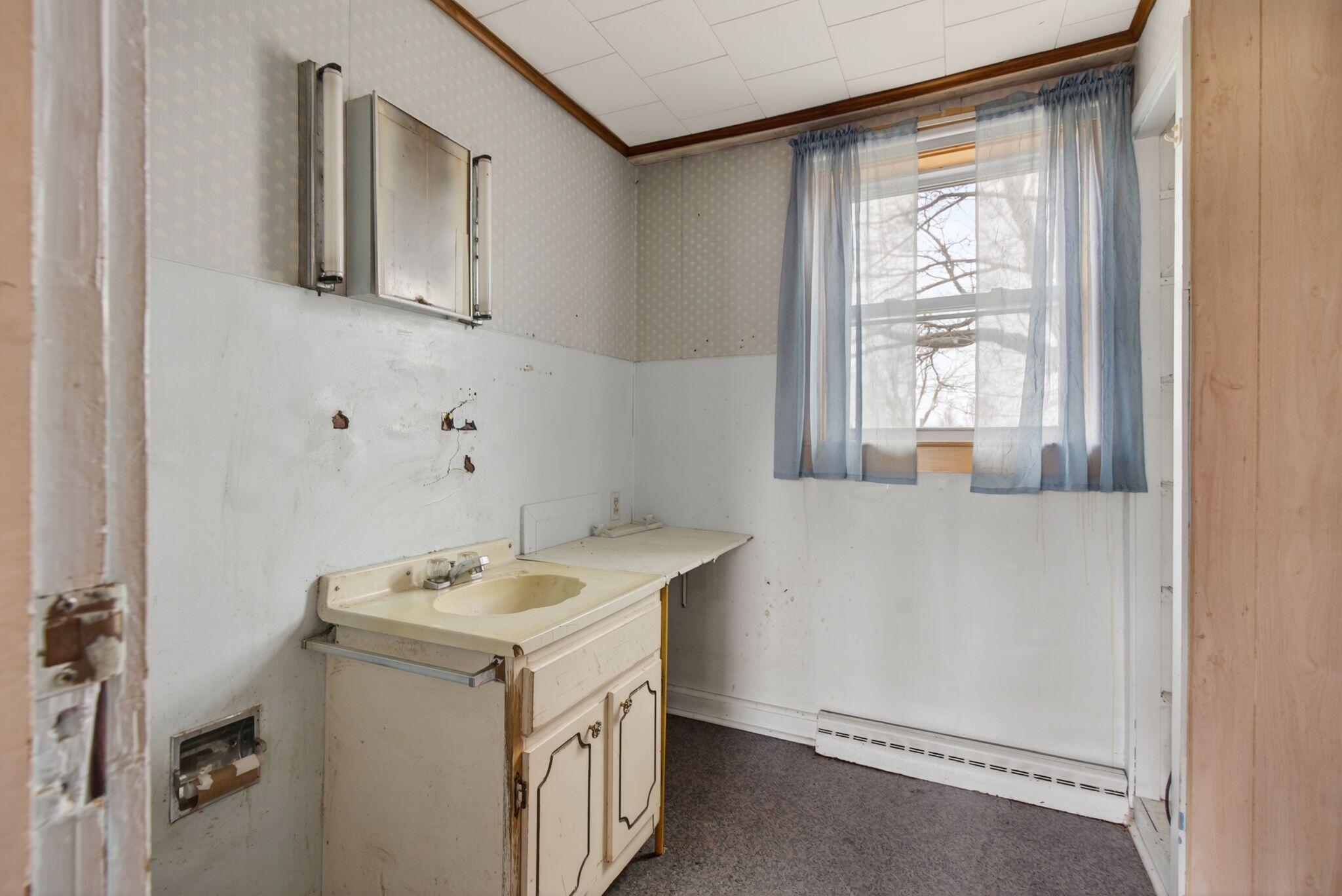843 Upper Street Turner, ME 04282 - Photo 20 of 42 Interior