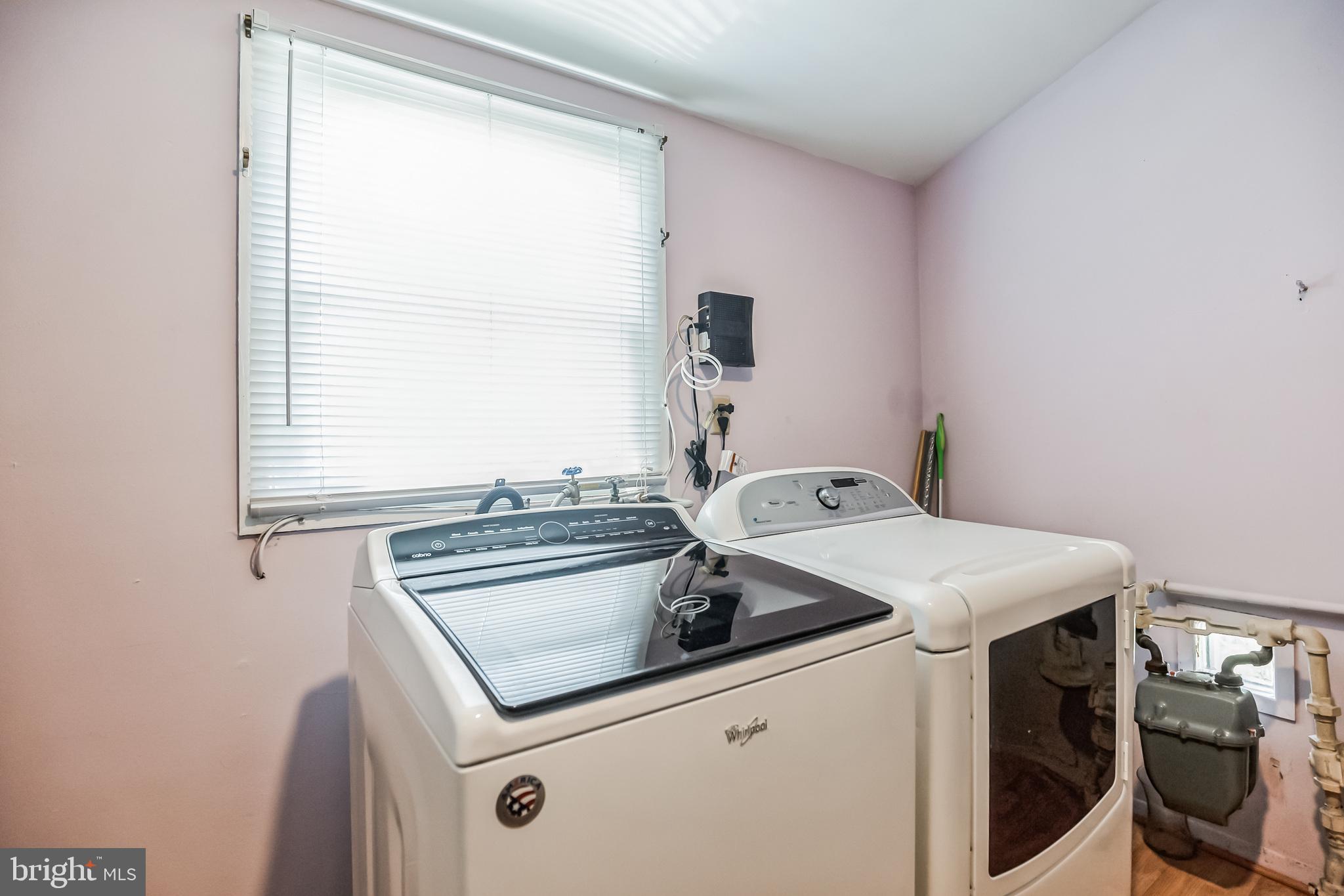 40 Maplewick Lane Willingboro, NJ 08046 - Photo 13 of 33 Laundry Room off of Kitchen