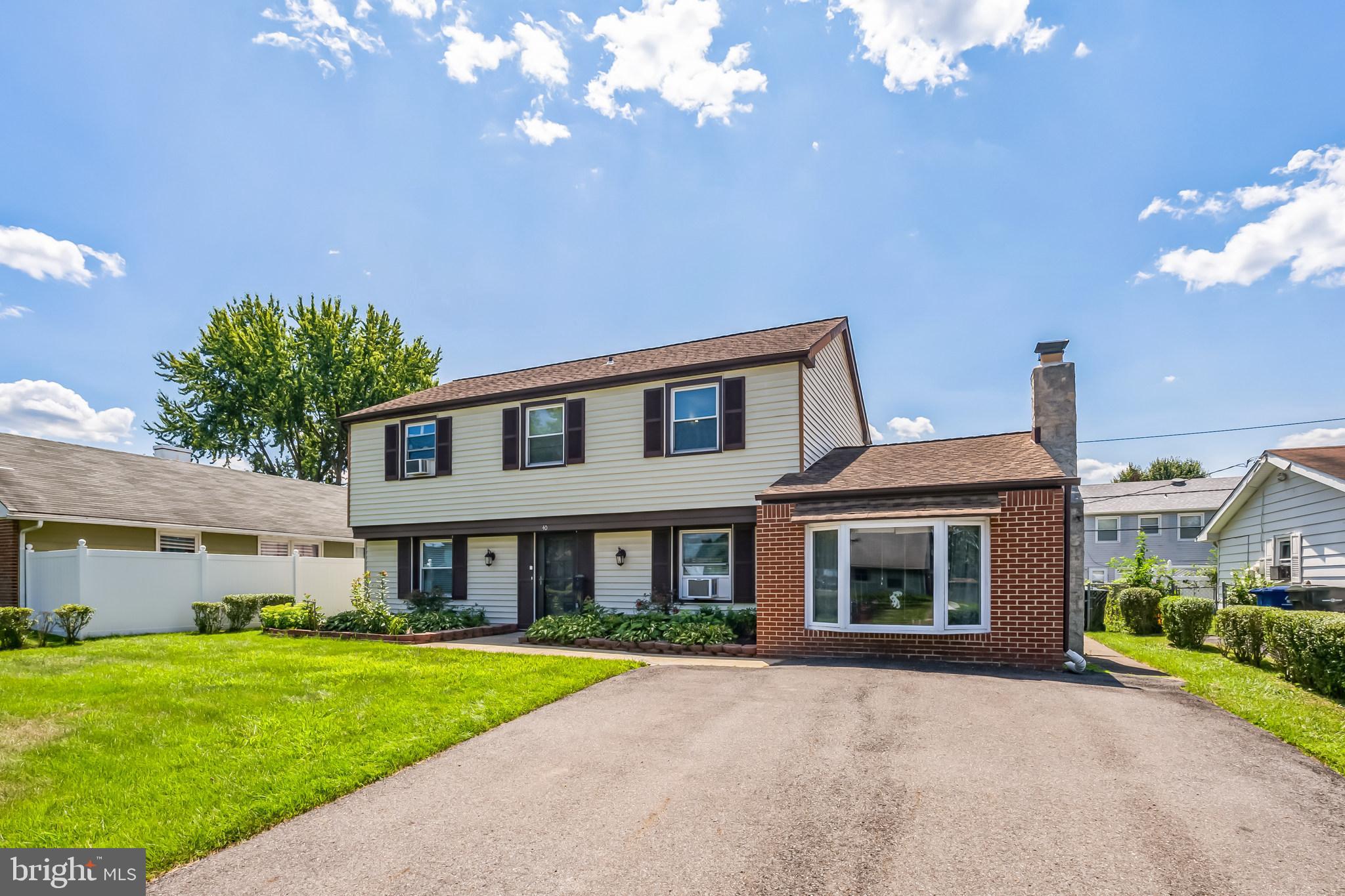40 Maplewick Lane Willingboro, NJ 08046 - Photo 2 of 33 Front of House with Large Driveway