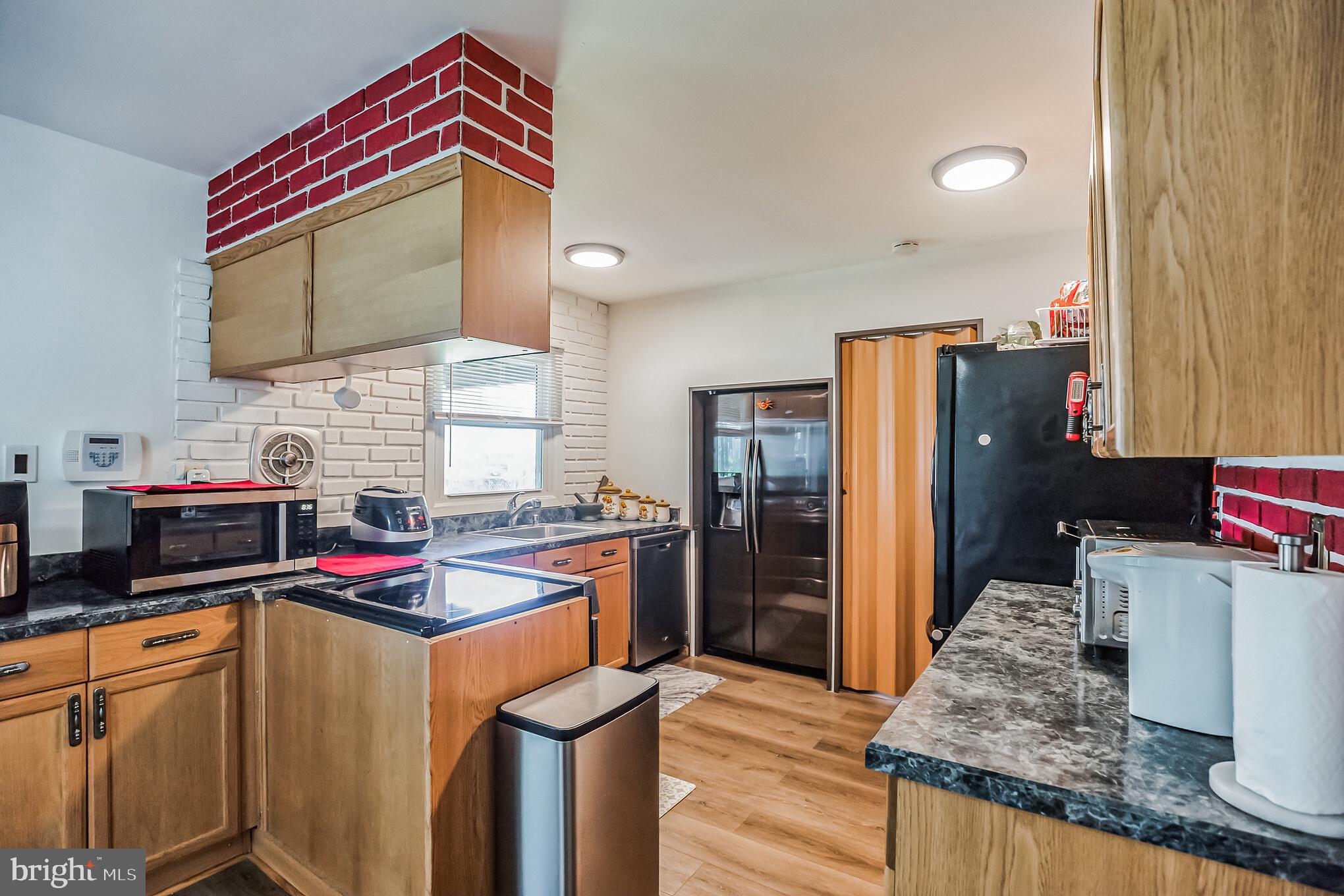 40 Maplewick Lane Willingboro, NJ 08046 - Photo 7 of 33 Kitchen view