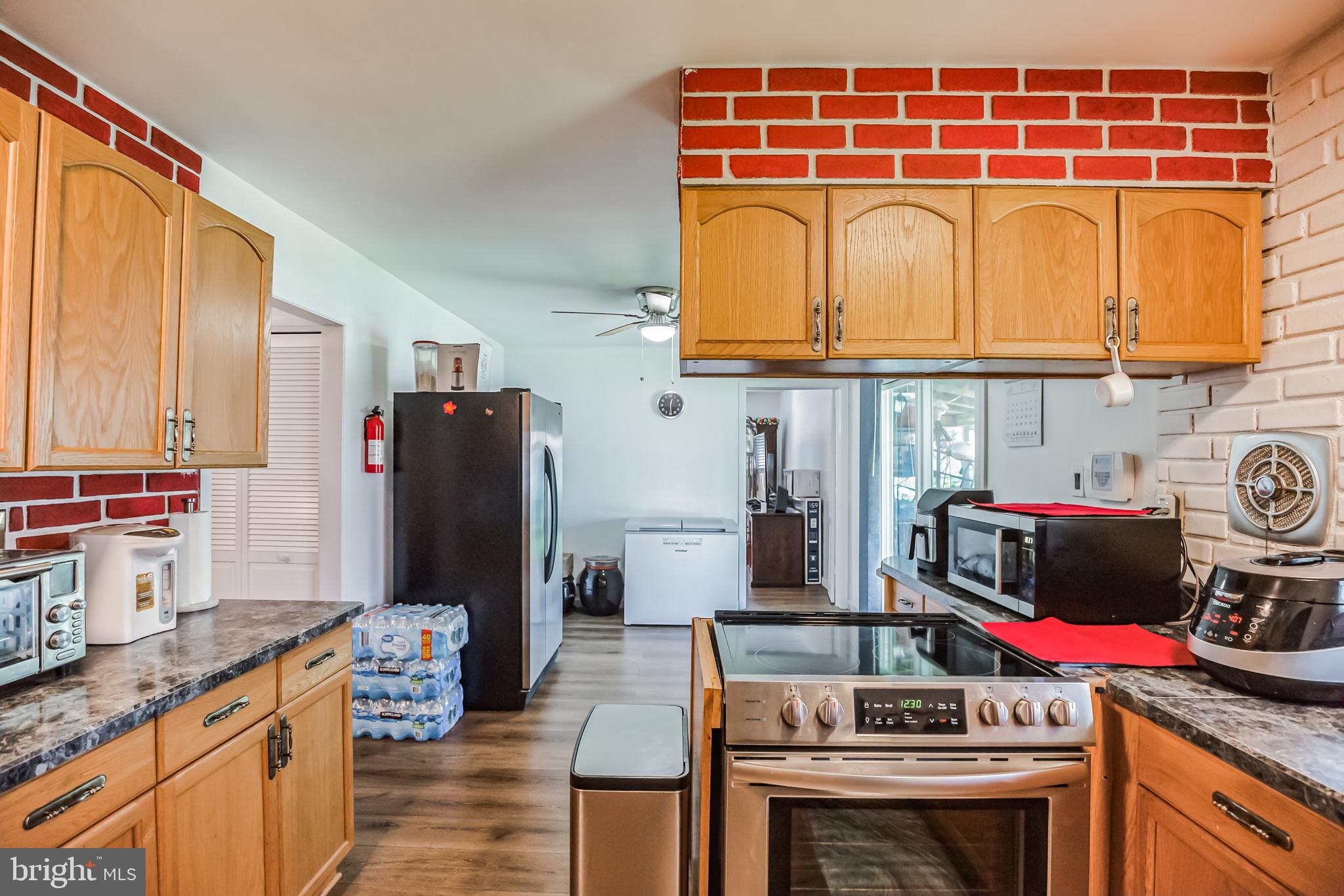40 Maplewick Lane Willingboro, NJ 08046 - Photo 10 of 33 Kitchen