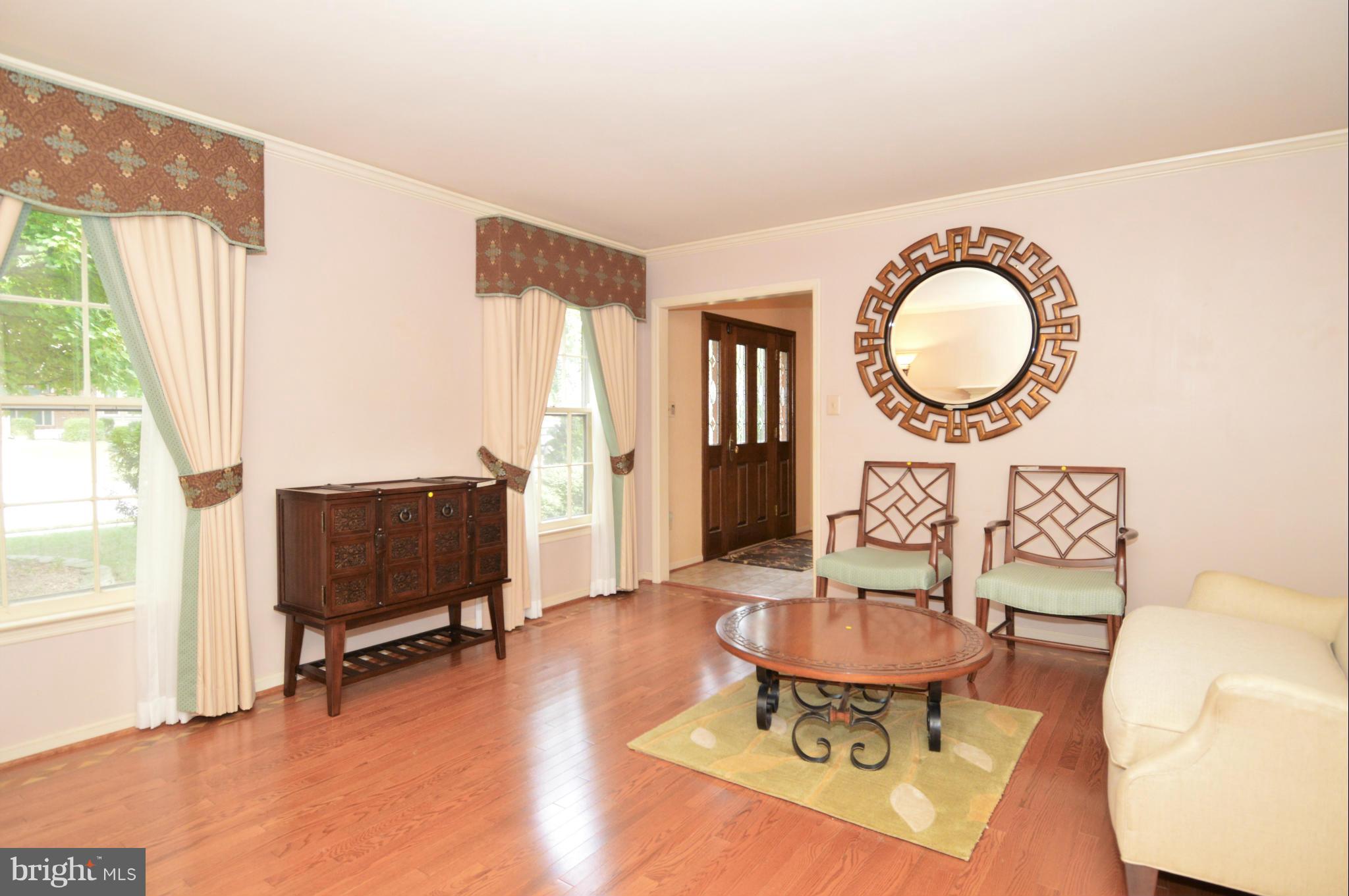 4532 Gilbertson Road Fairfax, VA 22032 - Photo 20 of 30 Living Room
