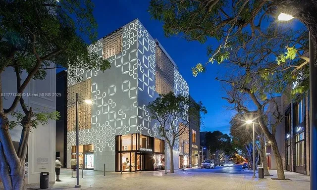 $2,120,000 | 412 Northwest 47th Street, Miami, FL 33127