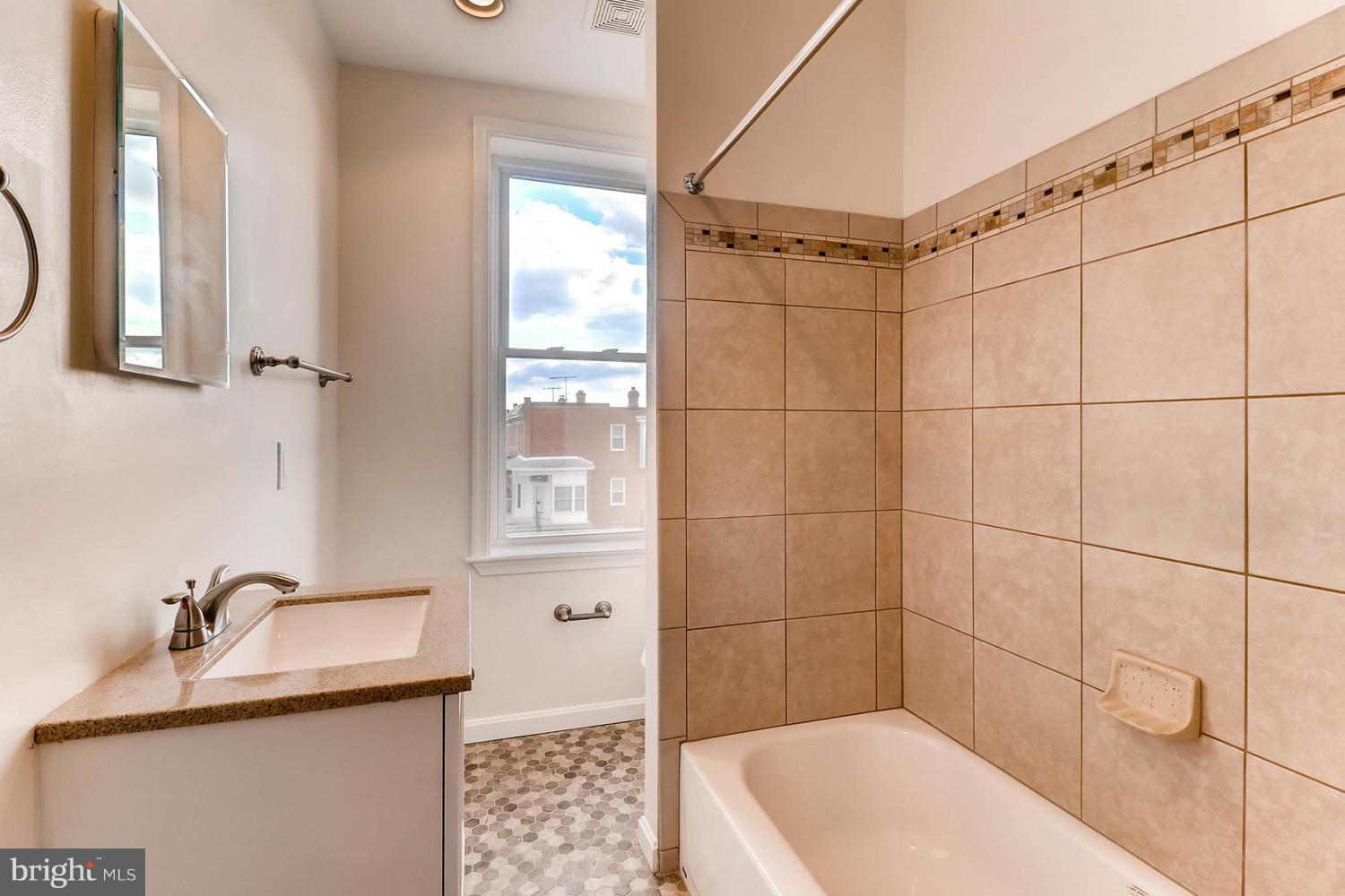 4306 Belair Road Baltimore, MD 21206 - Photo 8 of 14 Bath