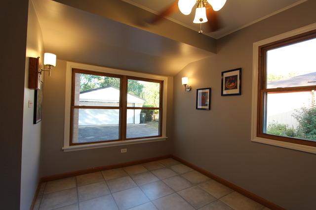 2608 Kirchoff Road Rolling Meadows, IL 60008 - Photo 5 of 24