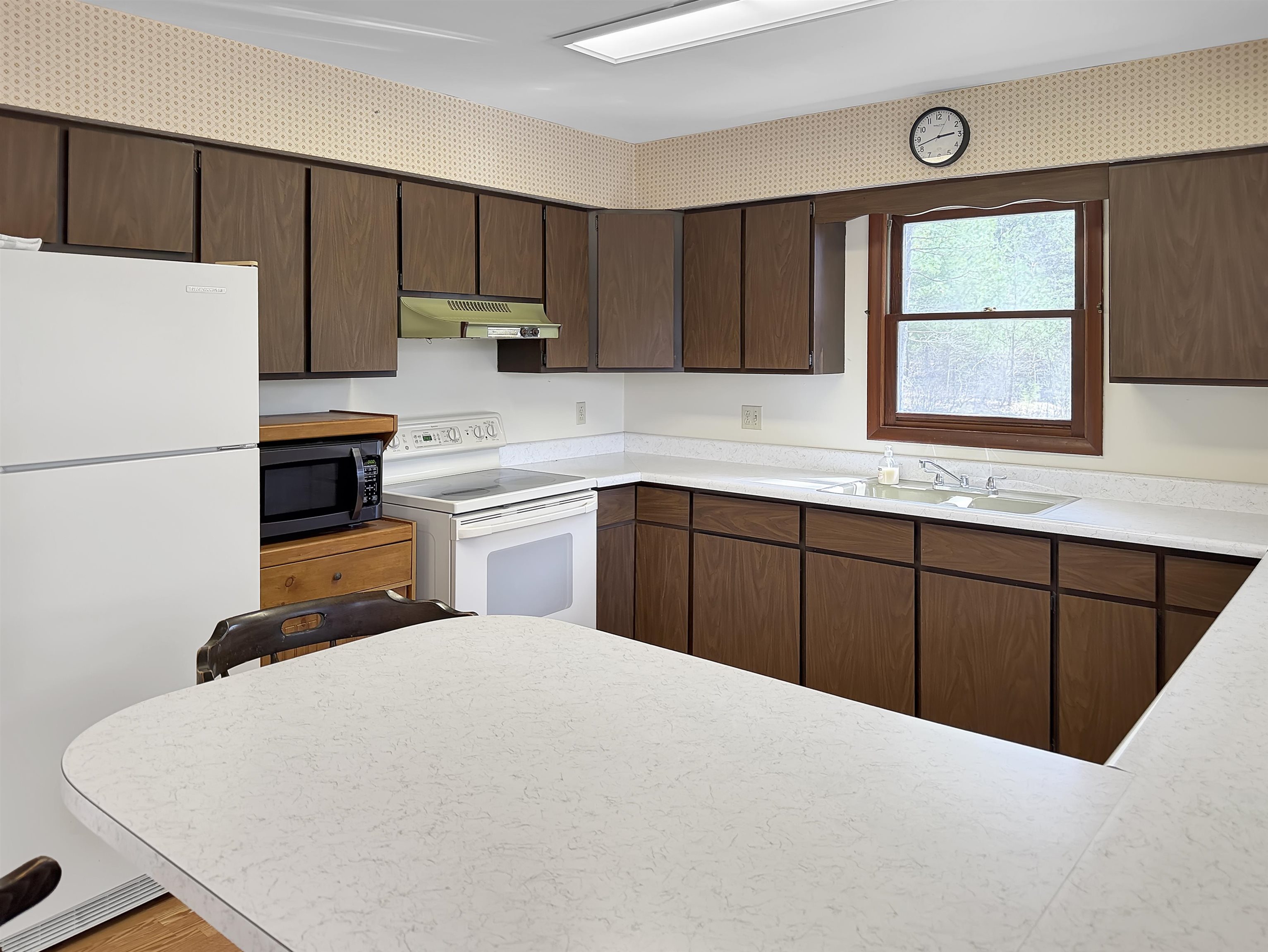 595 North Riverhills Road Kingsford, MI 49802 - Photo 8 of 20
