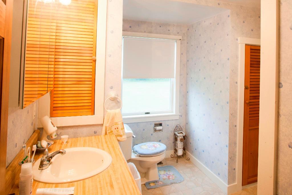 1223 Great Pond Road Aurora, ME 04408 - Photo 19 of 28 2nd floor full bathroom