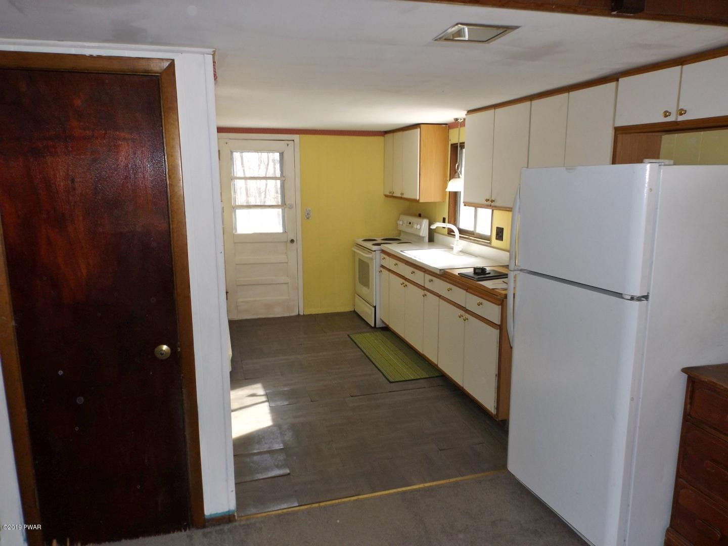 109 Heather Hill Road Dingmans Ferry, PA 18328 - Photo 5 of 25
