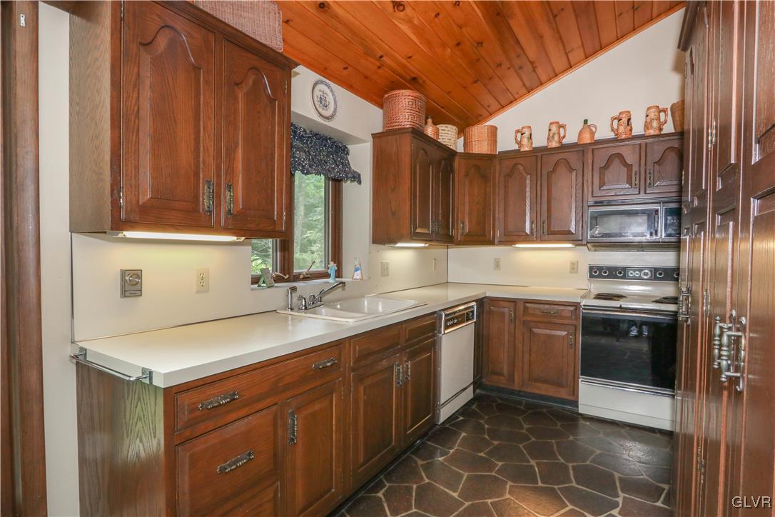 1271 Kilmer Road Tobyhanna, PA 18466 - Photo 16 of 36