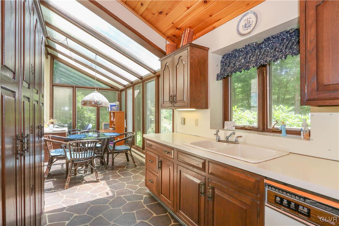 1271 Kilmer Road Tobyhanna, PA 18466 - Photo 18 of 36 a very nice looking room with a large window