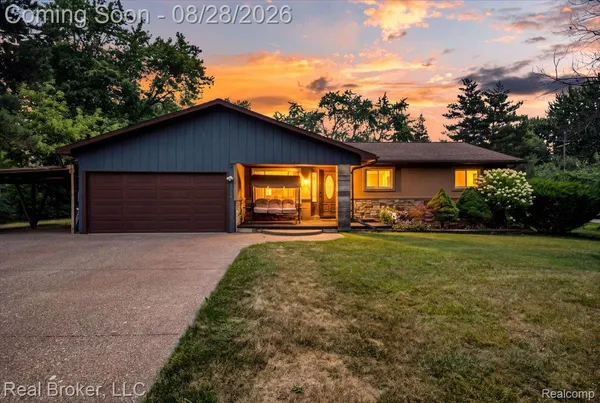 $450,000 | 5214 Daniels Avenue, Troy, MI 48098