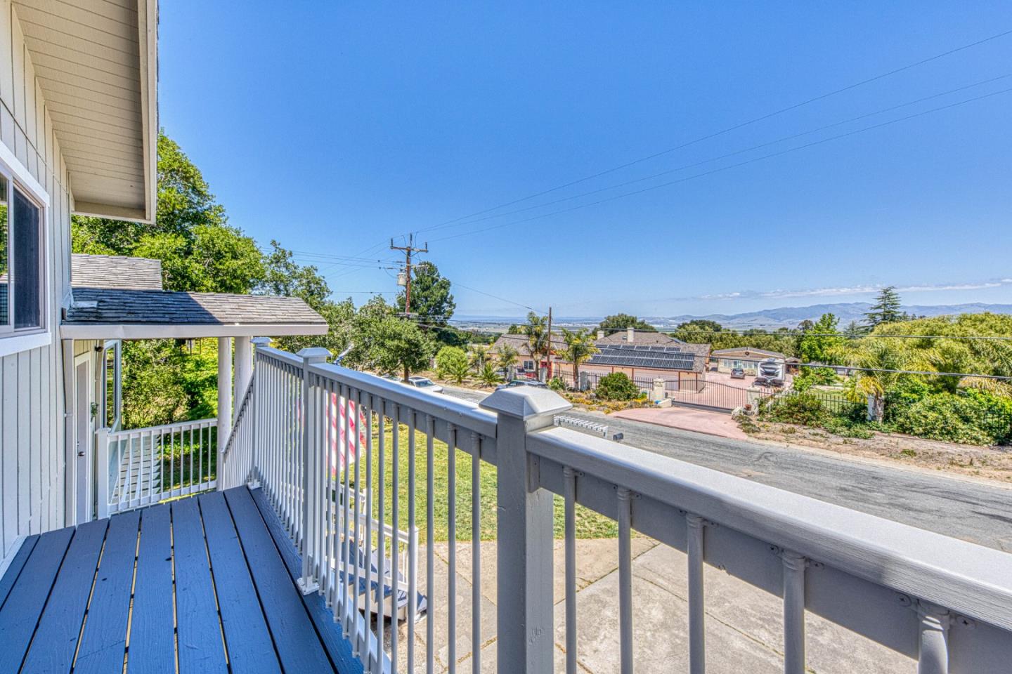 394 Mesa Road Salinas, CA 93908 - Photo 8 of 53 a view of a balcony with wooden floor