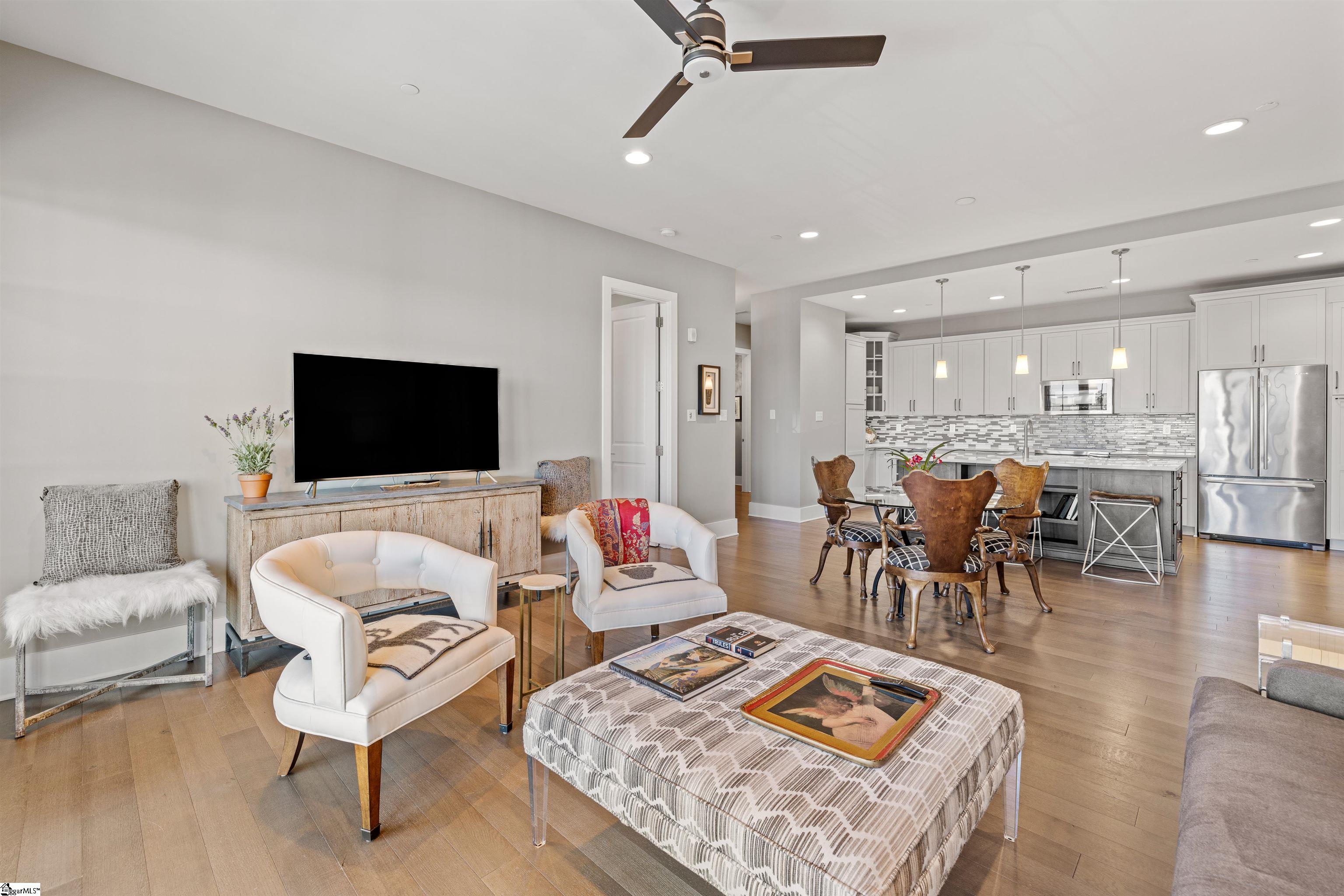 121 Rhett Street, Unit 307 Greenville, SC 29601 - Photo 14 of 32 Gallery Image 14