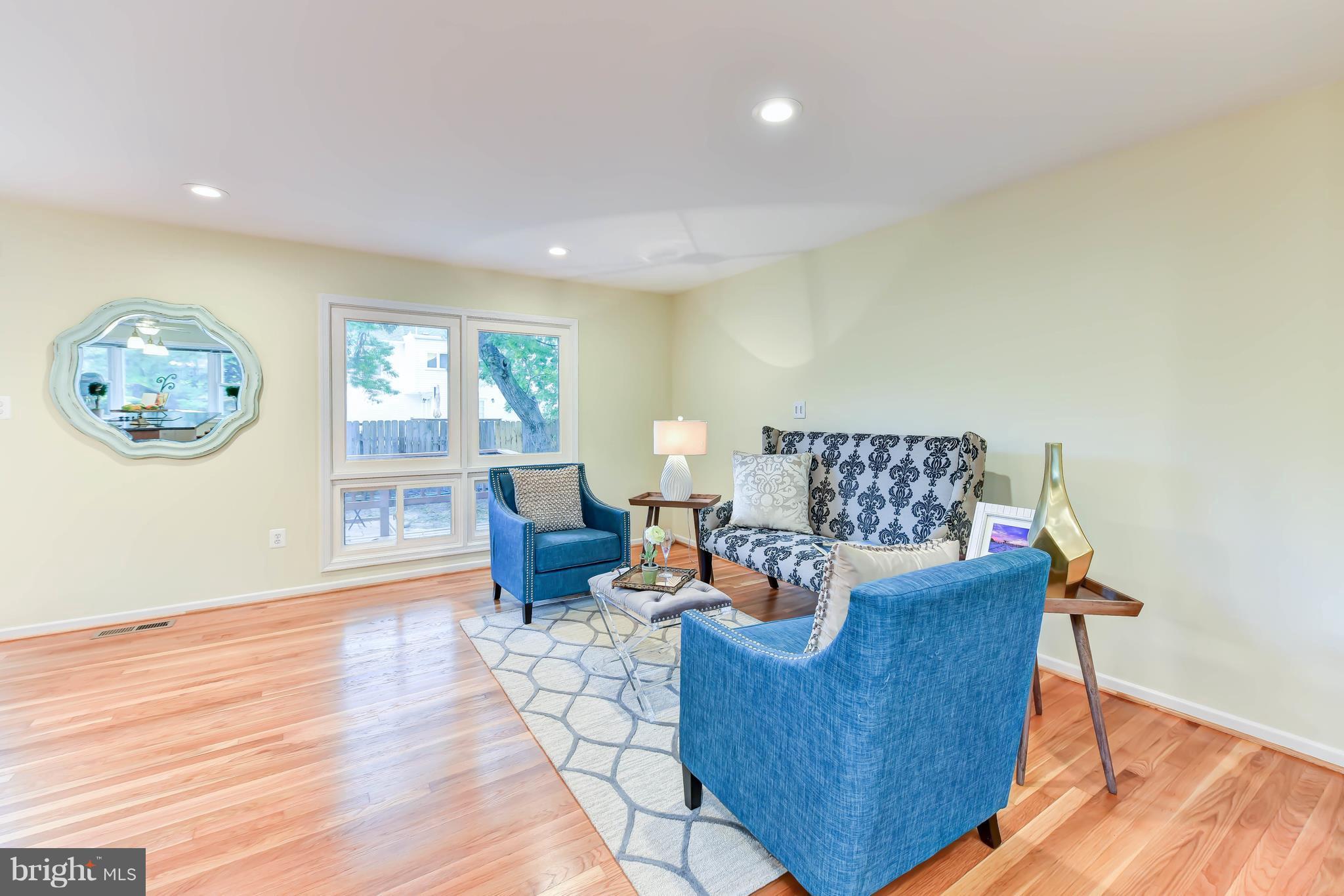 1936 Hull Road Vienna, VA 22182 - Photo 3 of 30 Open Living Room