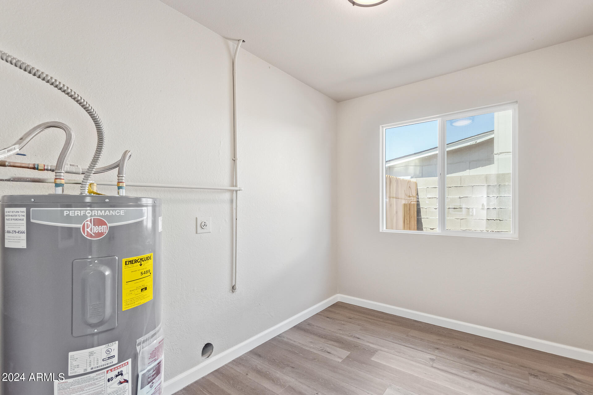 7231 West Flower Street Phoenix, AZ 85033 - Photo 14 of 22 a view of an entryway