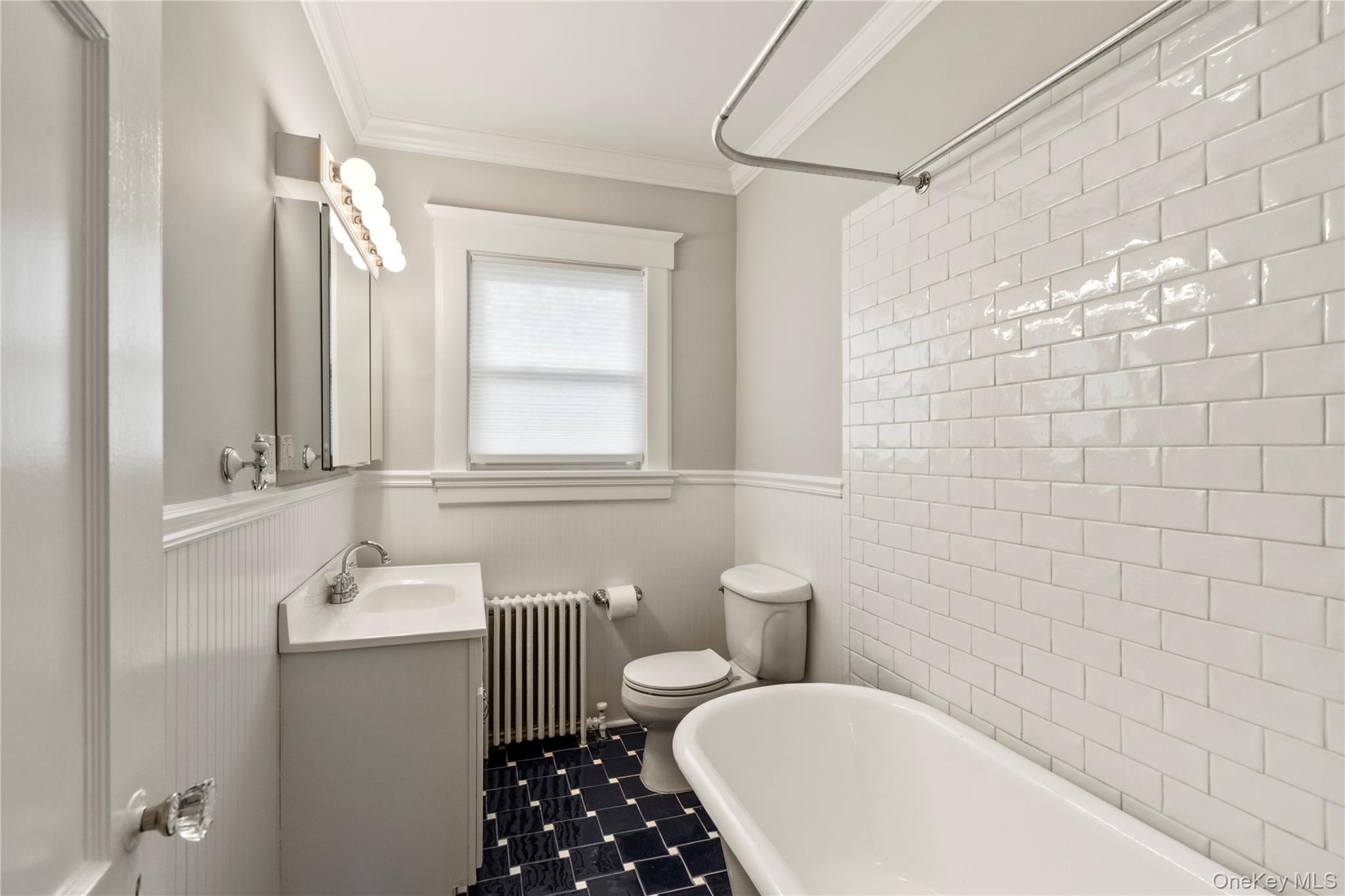 46 Davis Street Locust Valley, NY 11560 - Photo 5 of 8