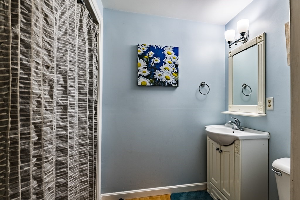 2 Richardson Drive, Unit RIGHT Derry, NH 03038 - Photo 11 of 22 Gallery Image 11