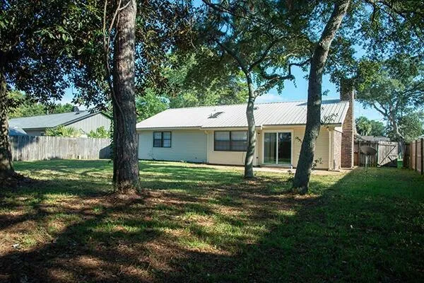 $1,895 | 127 Newcastle Circle, Fort Walton Beach, FL 32547
