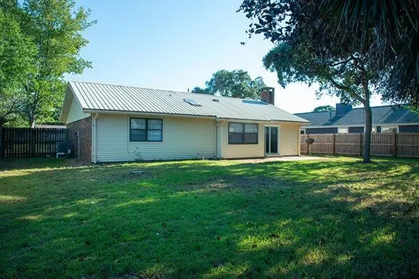 $1,895 | 127 Newcastle Circle, Fort Walton Beach, FL 32547