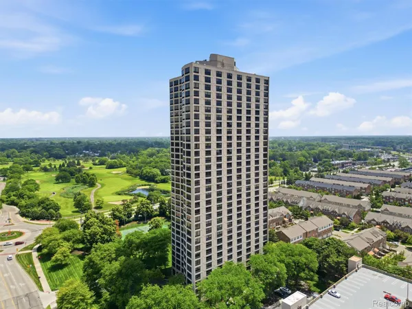 $212,000 | 5000 Town Centre, Southfield, MI 48075