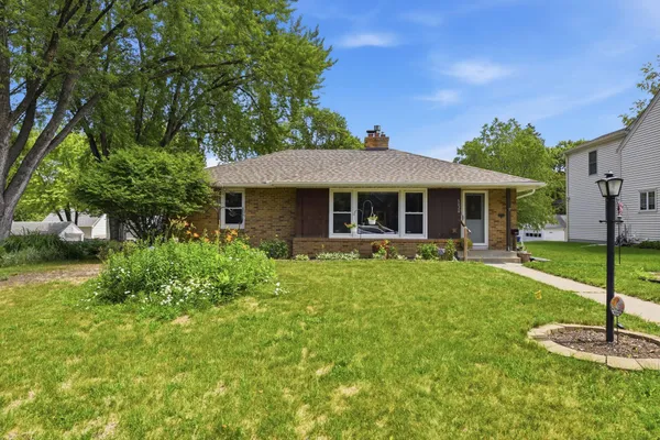 $309,000 | 3426 Zenith Avenue North, Robbinsdale, MN 55422