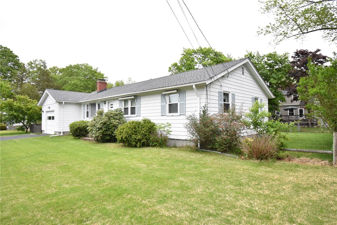 124 Old Homestead Road Warwick, RI 02889 - Photo 3 of 27 Gallery Image 3