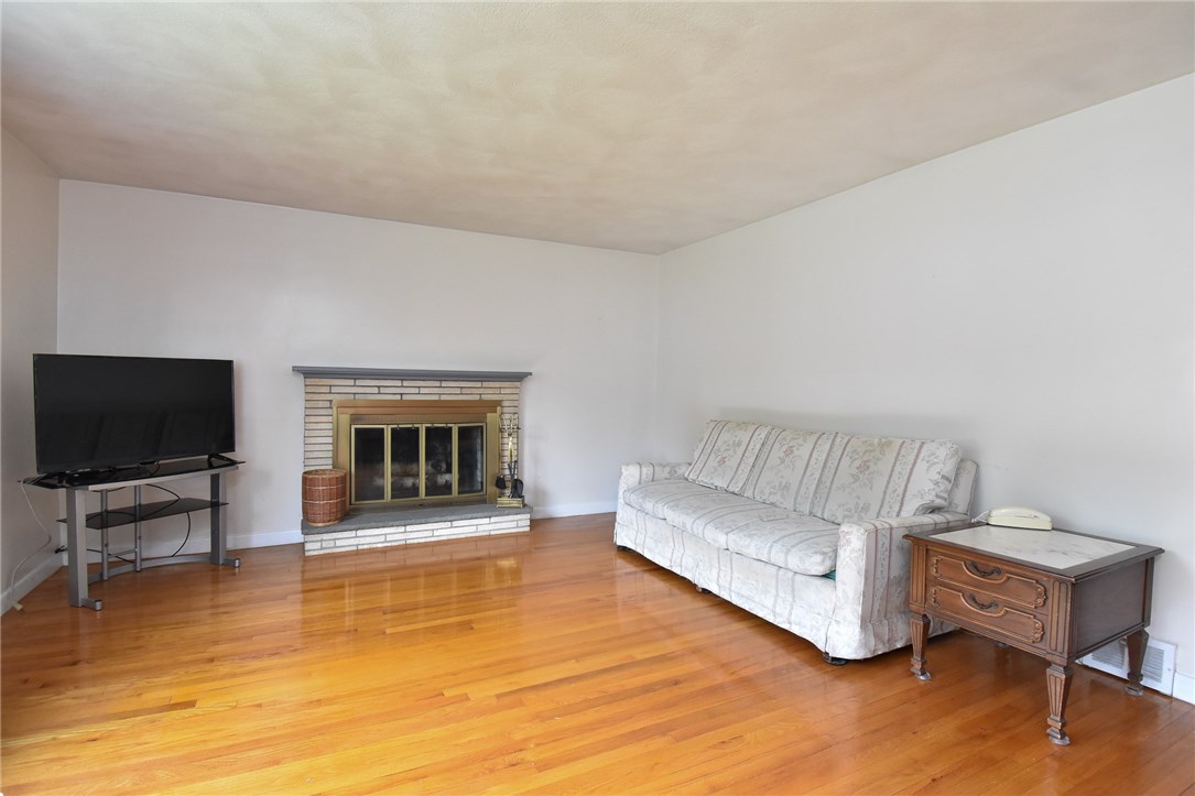 124 Old Homestead Road Warwick, RI 02889 - Photo 7 of 27 Gallery Image 7