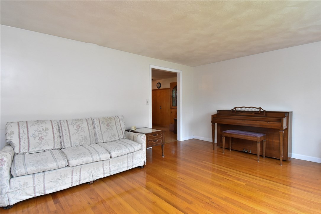 124 Old Homestead Road Warwick, RI 02889 - Photo 8 of 27 Gallery Image 8