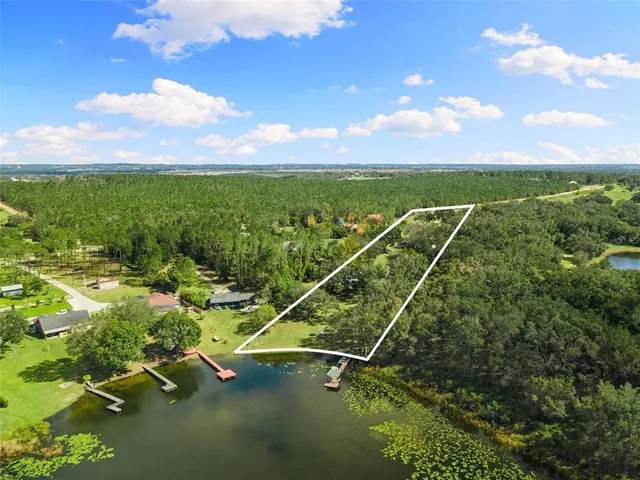 a view of a tennis court