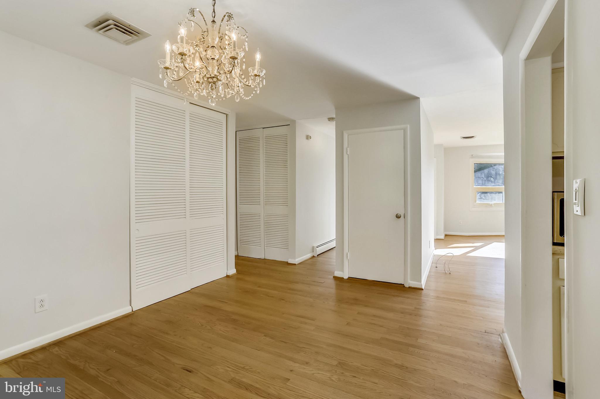 15600 Layhill Road Silver Spring, MD 20906 - Photo 13 of 63 Dining room