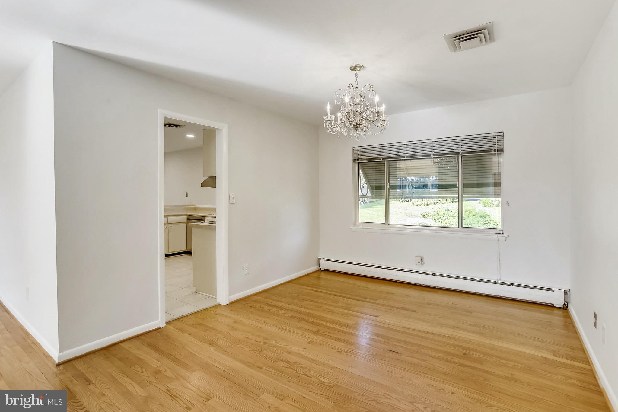 15600 Layhill Road Silver Spring, MD 20906 - Photo 15 of 63 Dining room