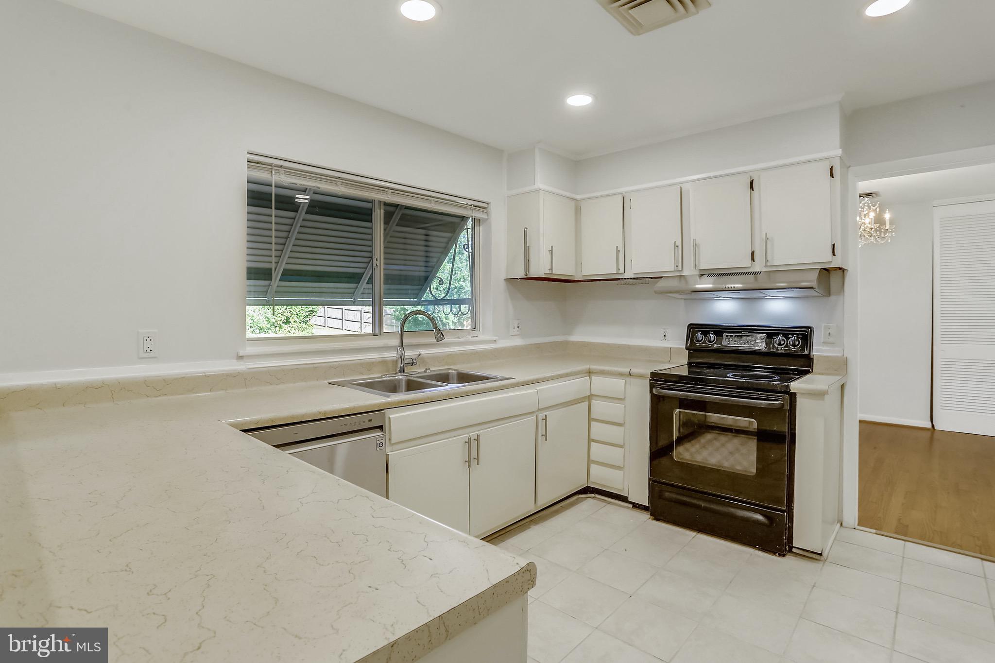 15600 Layhill Road Silver Spring, MD 20906 - Photo 16 of 63 Kitchen